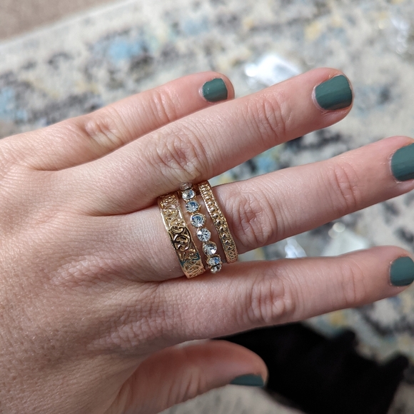 5/$20 Paparazzi Triple Crown Gold Ring